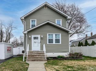 24 Billings St, Woodbridge, NJ 07095