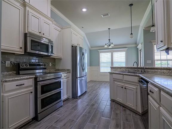 4th image of 23 W Stanley Rd