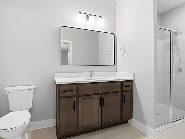 1195 Marina Pkwy — Photo 12