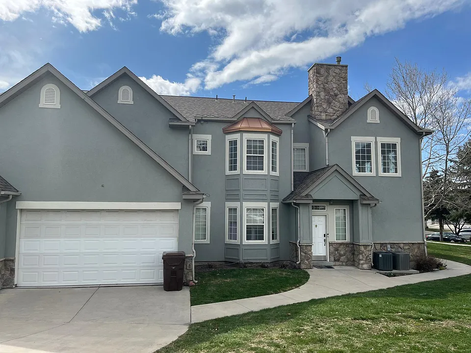 966 S Courtyard Ln