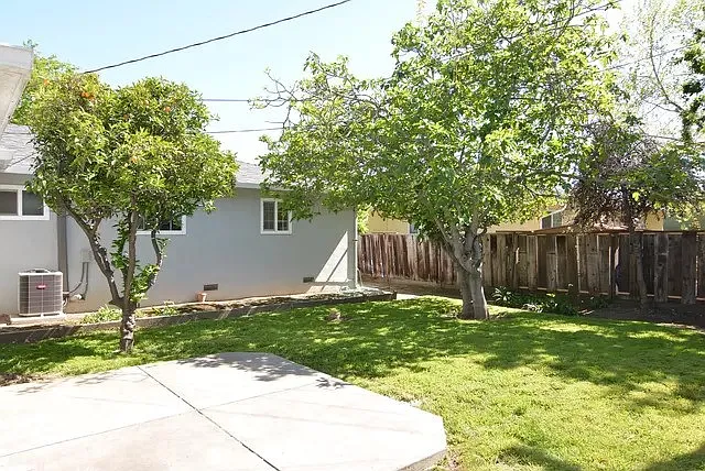 4181 Blewett St — Photo 11