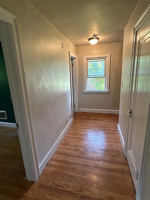 5 bed, 1.5 bath, 1377 sqft, $1,675 — Photo 3
