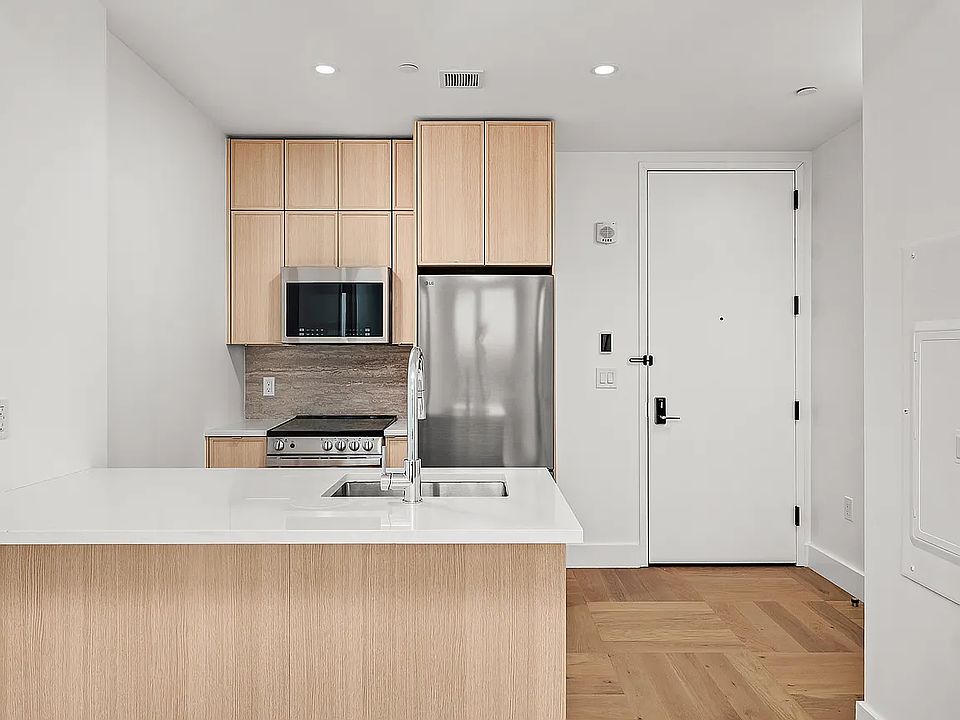 2 bed · 1 bath in Cobble Hill, Brooklyn