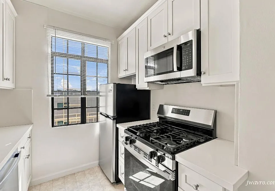 57 Hermann St #55-604