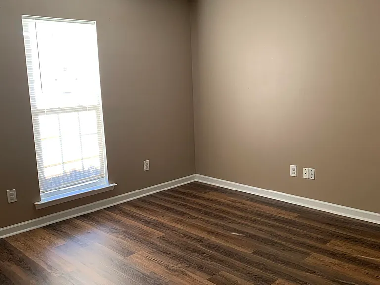 103 Liverpool Dr — Photo 7