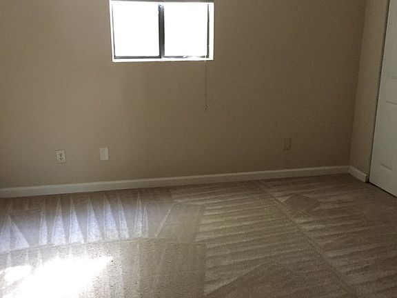 5th image of 301 E Ann St