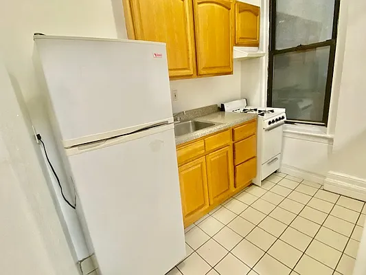 Rented by Highline Residential | media 7