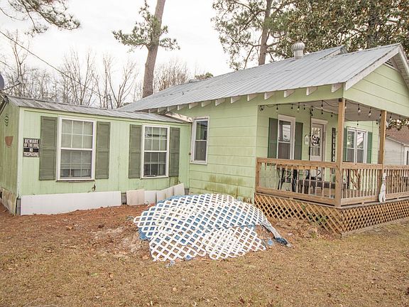 3rd image of 111 Hoover St S