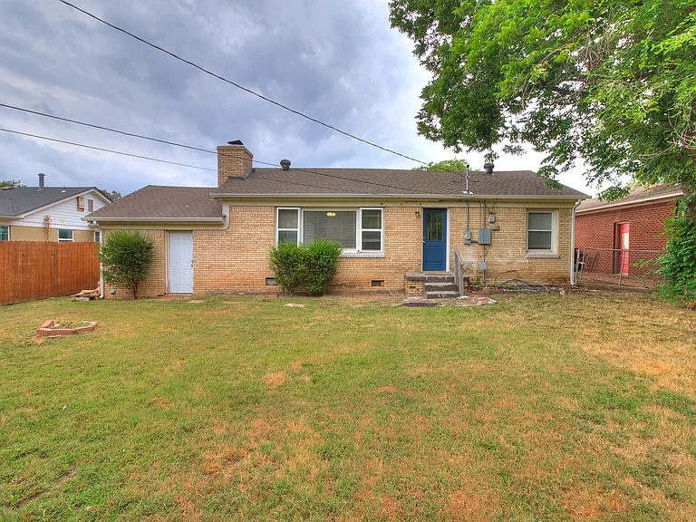1414 Oxford Way — Photo 27