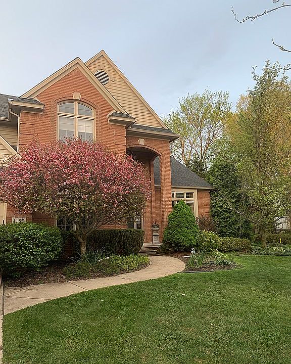 2nd image of 1182 S Creek Dr