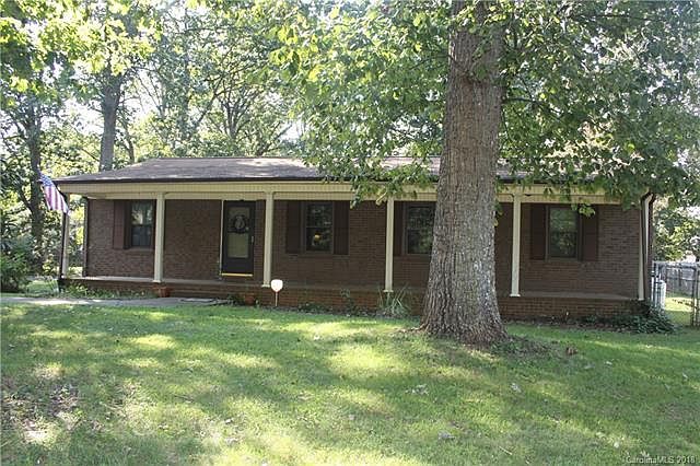 1st image of 3938 English Oak Dr