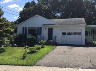 87 Park St, Stratford, CT 06614