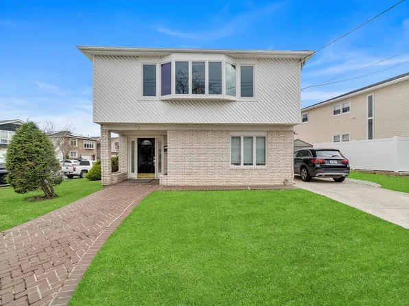 77 Levit Ave, Staten Island, NY 10314