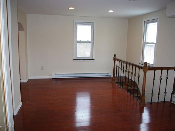5th image of 2633 S Main St
