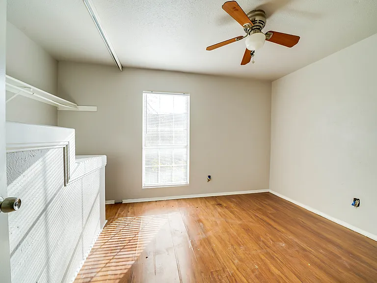 633 Carriagehouse Ln #I3 — Photo 11