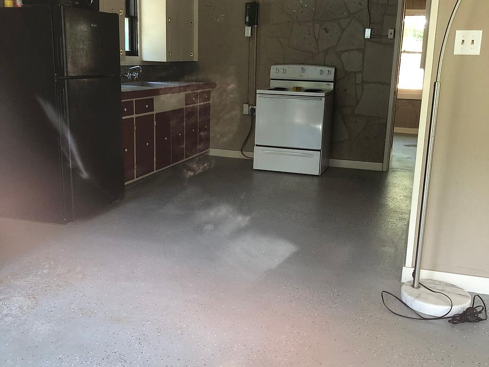 1st image of 25221 Lakeview Dr