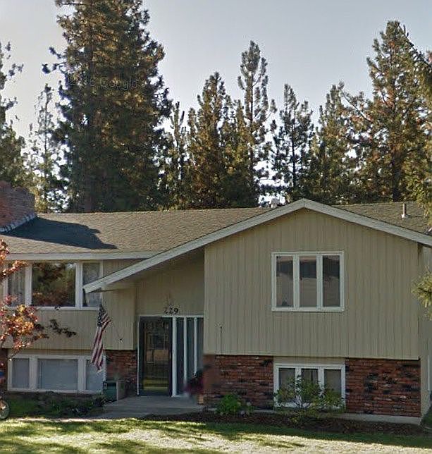 1st image of 229 W Alderwood Ave