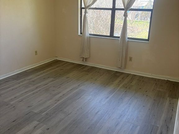 3rd image of 650 W Pope Rd Unit 241