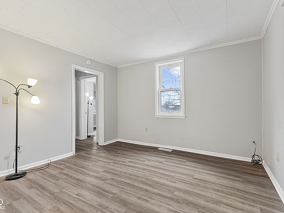 5th image of 359 W Sumner Ave