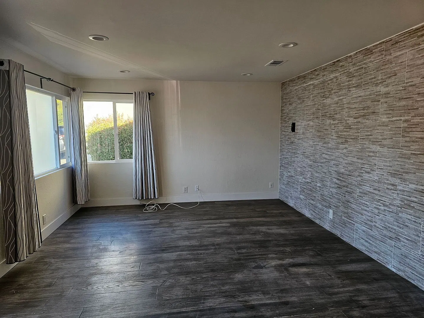 Fabulous 4 Bedroom In Milpitas — Photo 3