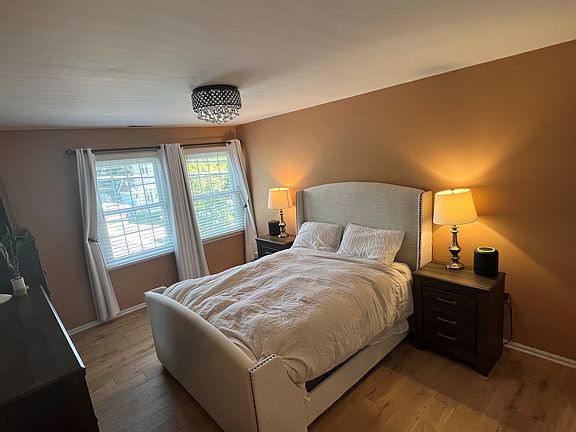 5th image of 393 Boyden Ave APT 6