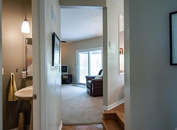 5th image of 36785 Quakertown Ln