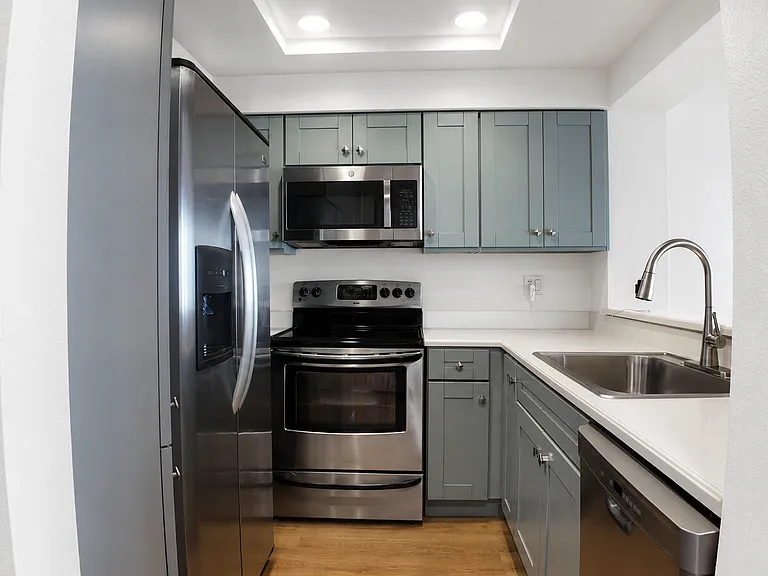 655 Columbia St #313 — Photo 15
