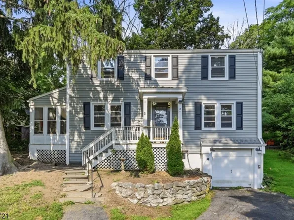 36 Hillside Ave, Newton Town, NJ 07860