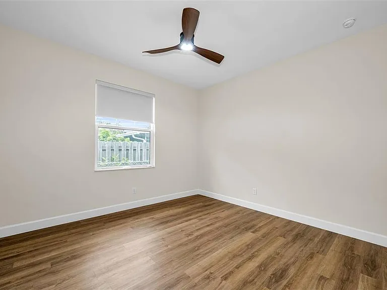522 Louden Ave — Photo 35