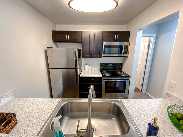 Camelot East Apartments — Photo 18
