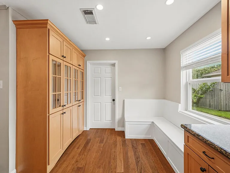 6131 Yarwell Dr — Photo 17