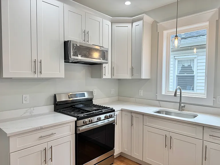 57 Falcon St #2 — Photo 4