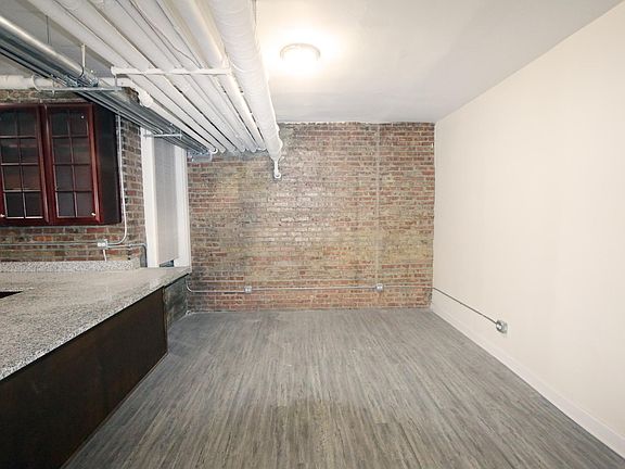 5th image of 937 E 54th Pl #G