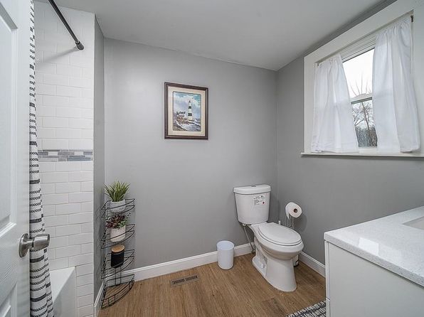 warwick-rhode-island-65962312 picture