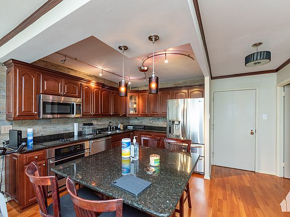 5th image of 211 E Ohio St APT 2713