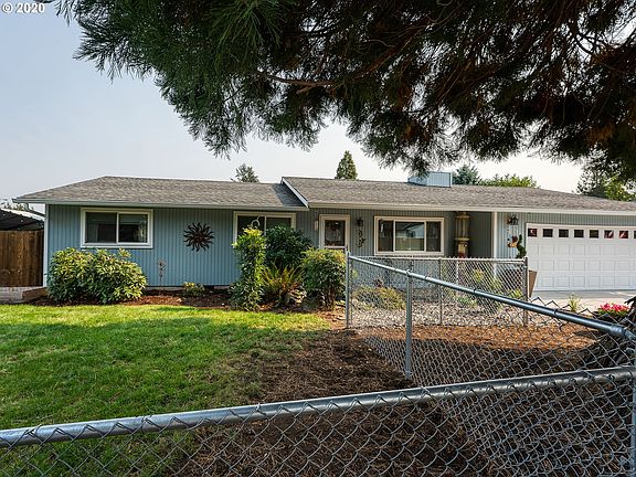 2nd image of 498 NE 37th Ave