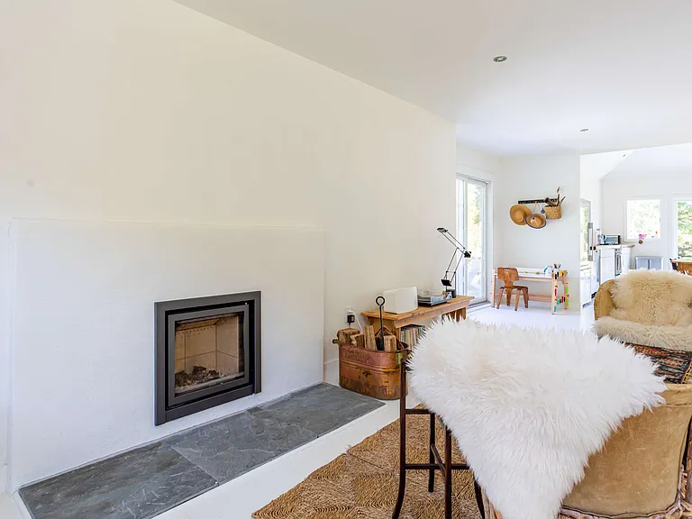 210 Manor Ln — Photo 11