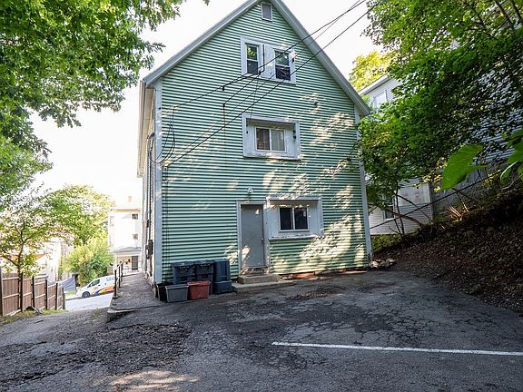 4th image of 106 Illinois St