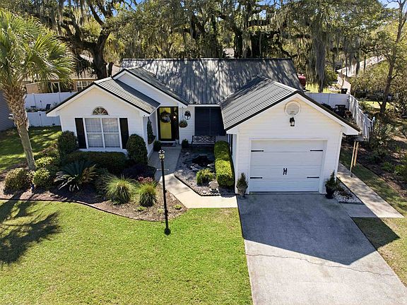 3rd image of 43 Daniel Morrall Ln.