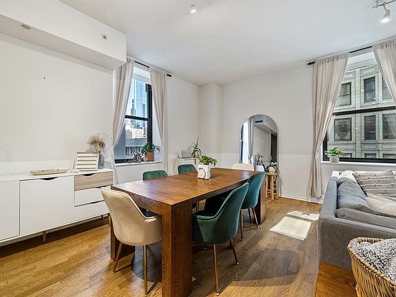 4th image of 310 S Michigan Ave Unit 1009