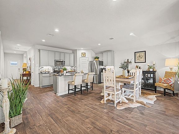 5th image of 222 Kickapoo Dr