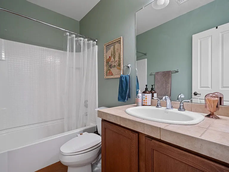 282 E Croydon Park Rd — Photo 16