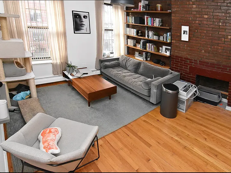 531 E 11th St #4E — Photo 2