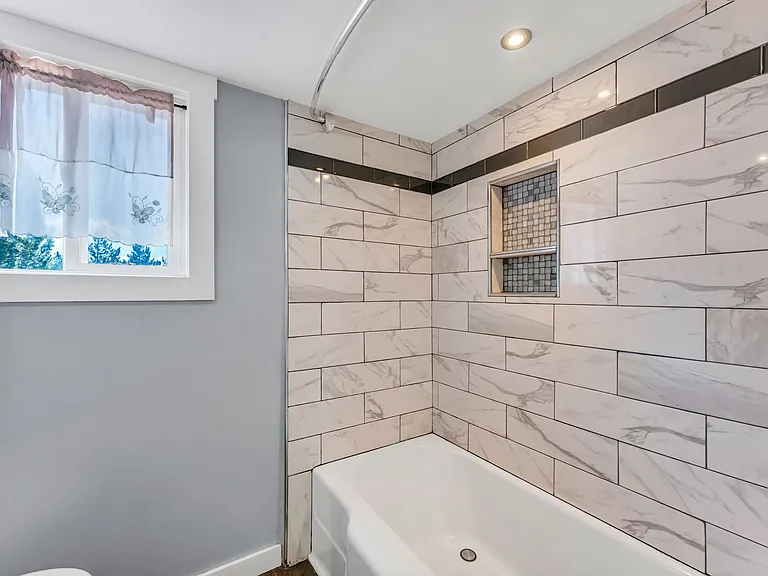 760 Marsh Ave — Photo 25