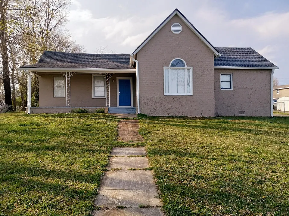 4033 Skyline Dr