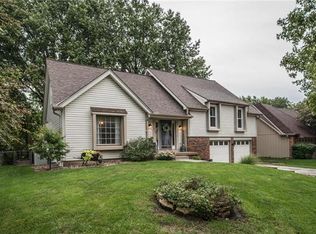 10425 Bradshaw St, Overland Park, KS 66215