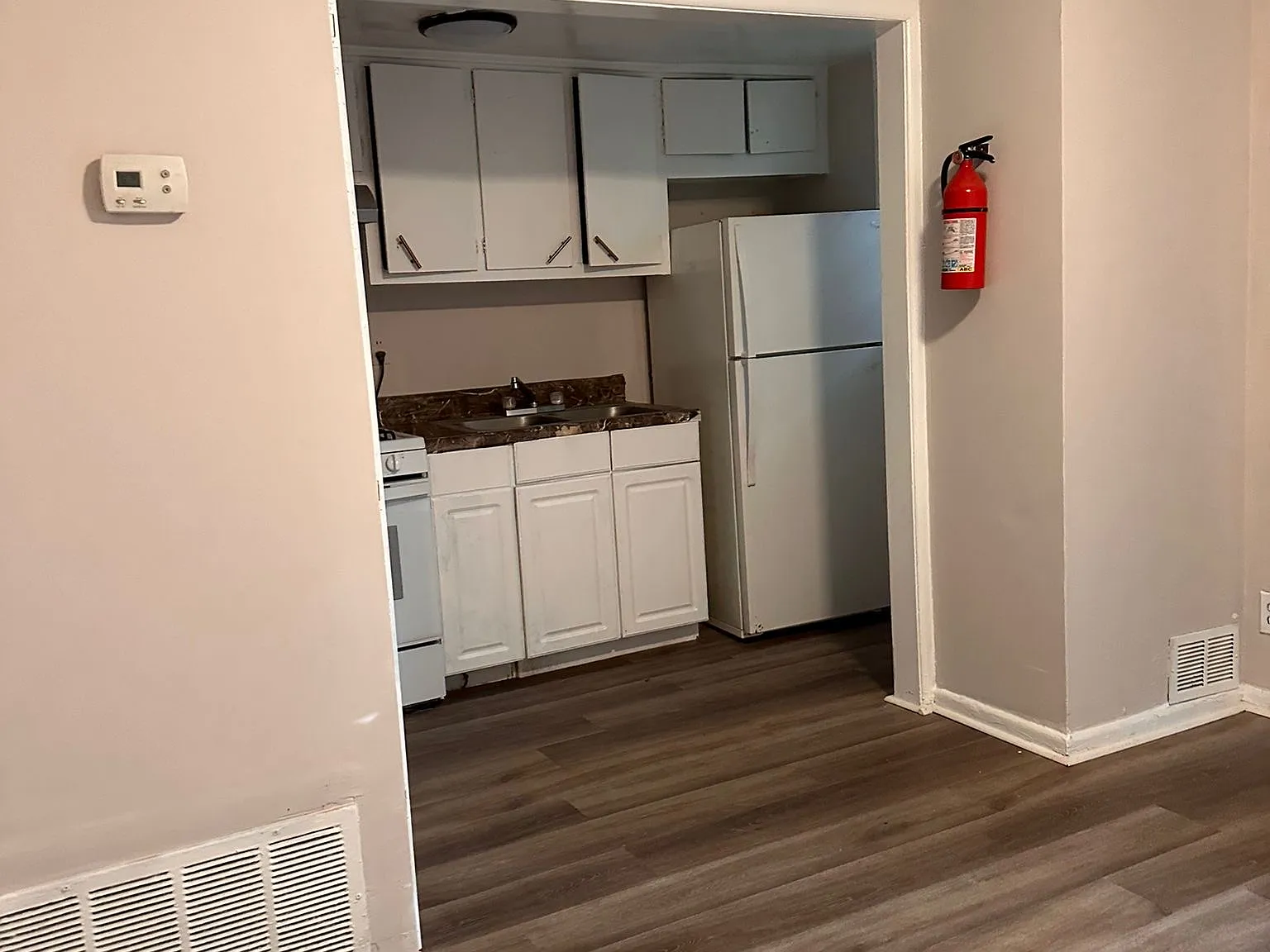 2 bed, 1200 sqft, $1,500 — Photo 4