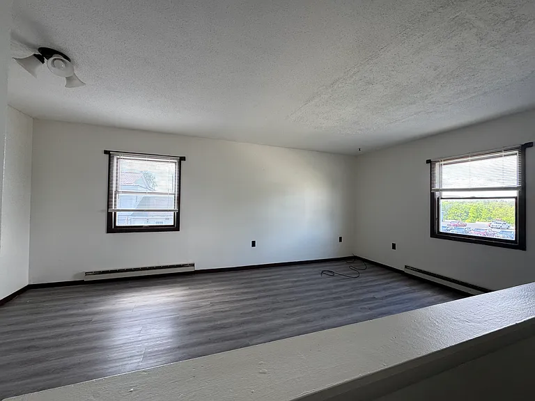 225 E Orvis St #4 — Photo 2