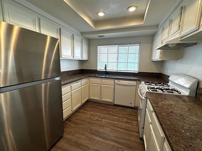 52 Bridgeport — Photo 10
