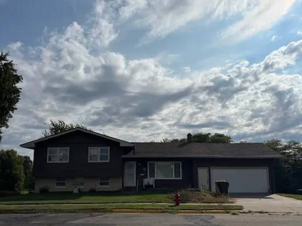 100 3rd Street, Dickeyville, WI 53808